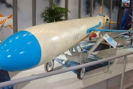 Tên lửa C-602 và C-802A của Trung Quốc có thể "nhấn chìm" tàu chiến 3.000 tấn?