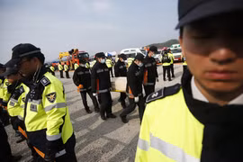 Hé lộ cuộc gọi cứu hộ đầu tiên từ phà chìm Sewol