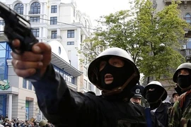 Khủng hoảng Ukraine: Kiev tiếp tục hoạt động quân sự ở phía đông