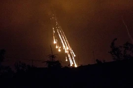 Nga lo ngại việc lạm dụng bom cháy và tên lửa đạn đạo của Kiev tại miền đông