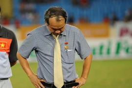 "Bầu" Đức và hai lần cúi đầu chết lặng...