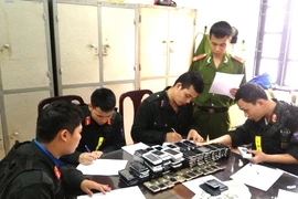 Chở hàng lậu hối lộ Cảnh sát 6 triệu đồng