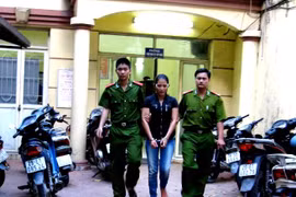 Bắt nữ quái lừa bán hai bé gái vào động mại dâm bên Trung Quốc