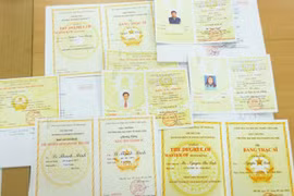 Bóc gỡ đường dây 8X chuyên làm bằng giả