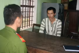 Bắt đối tượng mang 2 quyết định truy nã