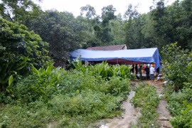 Chém giết vợ con rồi treo cổ tự vẫn vì nghi vợ ngoại tình