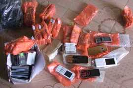 Thùng hàng vô chủ tại sân ga Đồng Đăng