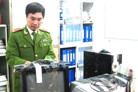 Sử dụng giấy tờ giả để chào bán máy vật lý trị liệu