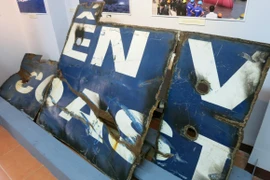 Trưng bày vỏ tàu cảnh sát biển Việt Nam bị Trung Quốc đâm rách