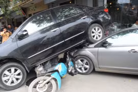 Hàng loạt “lái xe điên” gây chết người: Do học một đằng, lái một nẻo!