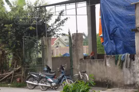 Uống phải dung dịch từ lọ đựng tăm, bé trai 17 tháng tuổi tử vong