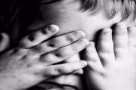 Nghi án bà bạo hành cháu gái 2 tháng tuổi dẫn tới tử vong