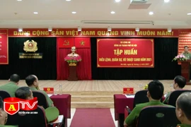 Khai mạc lớp tập huấn điều lệnh, quân sự, võ thuật CAND năm 2021