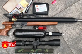 Lực lượng 141 phát hiện thùng hàng chứa vũ khí thô sơ