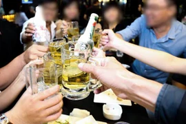 Nghiêm cấm lợi dụng việc đề bạt, bổ nhiệm để "tiệc tùng", nhận quà