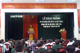 Khai giảng lớp bồi dưỡng kiến thức quốc phòng - an ninh