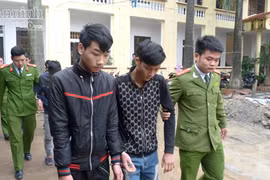 Xông vào nhà cưỡng đoạt tài sản khi đi đòi nợ thuê