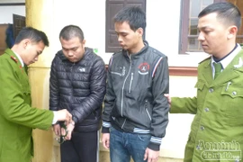 Vận động 2 đối tượng trong vụ nổ súng ở Hoài Đức ra đầu thú