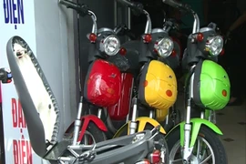 Từ 1/7/2015, sở hữu xe máy điện phải nộp hồ sơ, lệ phí trước bạ