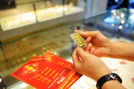 Giá vàng hôm nay (16-10): Giảm mạnh chênh lệch so với giá thế giới