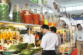 Hơn 600 gian hàng tham gia Hanoi Gift Show 2016