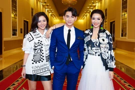 Văn Mai Hương trẻ trung ngồi "ghế nóng" cùng Issac, Bích Phương