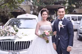 MC Thành Trung rạng rỡ đón dâu bằng xe sang Maybach