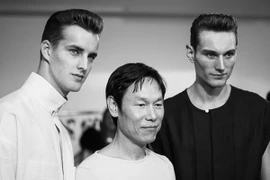 Ông hoàng trang phục nam số 1 Hàn Quốc sẽ ra mắt BST tại Việt Nam