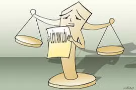 Tòa án yêu cầu luật sư công khai xin lỗi doanh nghiệp