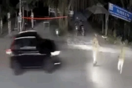 Gần 4 tiếng đồng hồ truy tìm tài xế ô tô lao vào 2 chiến sỹ Cảnh sát giao thông đang làm nhiệm vụ