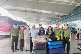 Phối hợp trao trả 2 công dân Ấn Độ theo đúng quy định pháp luật