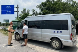 Ngừa vi phạm của xe khách, container trước khi phương tiện chuyển bánh