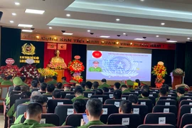 Gần 200 Cảnh sát khu vực Công an quận Hoàng Mai tham gia thi, kiểm tra nhận thức