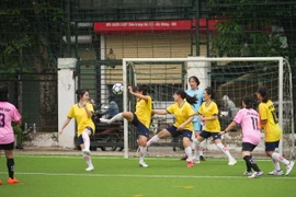 Kịch tính trận thi đấu bóng đá nữ giữa hai đội tuyển thuộc Công an quận Hà Đông