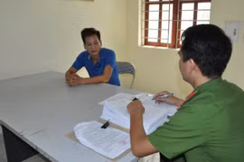 Cán bộ xã tham ô tiền trợ cấp thờ cúng liệt sĩ