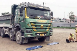 Xe tải ‘hô biến’ thành thùng lên xuống 20 cm chỉ bằng ấn nút