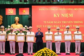 Mít tinh trọng thể kỷ niệm 75 năm Ngày truyền thống lực lượng Hậu cần - Kỹ thuật Công an nhân dân 