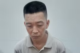 10 gói nhỏ trong túi quần người đàn ông đi xe Dylan