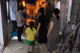 Hà Nội: Gã trai côn đồ đến nhà trọ tìm đánh vợ cũ, đâm trọng thương hàng xóm