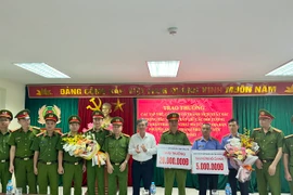 Bí ẩn trong bao tải dứa được vận chuyển từ biên giới về xuôi