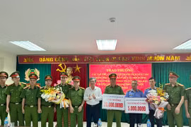 Bí ẩn trong bao tải dứa được vận chuyển từ biên giới về xuôi