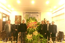 Công an Hà Nội chúc mừng giáng sinh Tòa Giám mục Bắc Ninh