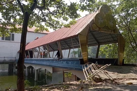 Bắt đầu tháo dỡ các công trình vi phạm tại Công viên Tuổi trẻ Thủ đô