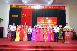 Giám đốc Công an Hà Nội tham dự Ngày hội lớn của bà con Tổ dân phố Tế Tiêu