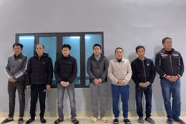 Phá đường dây cá độ giao dịch 10 tỷ đồng, truy tìm ‘ông trùm’ giấu mặt