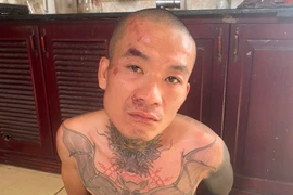 Hú vía đối tượng 'ngáo đá' cầm dao dọa chém người đi đường