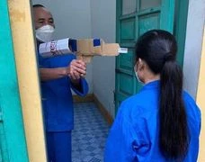 Bàng hoàng kẻ ghen tuông nửa đêm đột nhập, gí súng vào đầu bạn gái