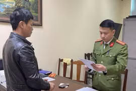  Bắt phó trưởng phòng Tài nguyên và môi trường huyện Phù Ninh