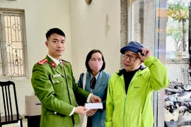 Nhặt được 30 triệu đồng trên phố, du khách người Nhật Bản mang đến trình báo cơ quan Công an