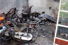 Thanh niên “ngáo đá” châm lửa đốt nhà; xác định nguyên nhân cháu bé tử vong tại BV